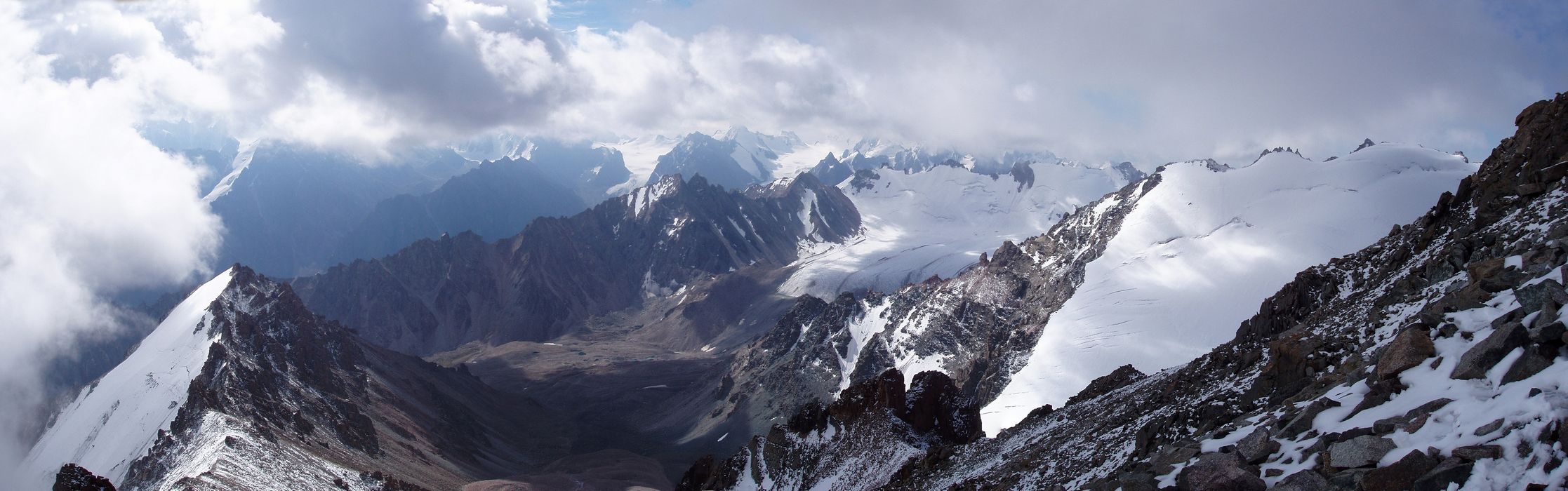  Kyrgyzsk� Alatau z h�ebene Adygene 