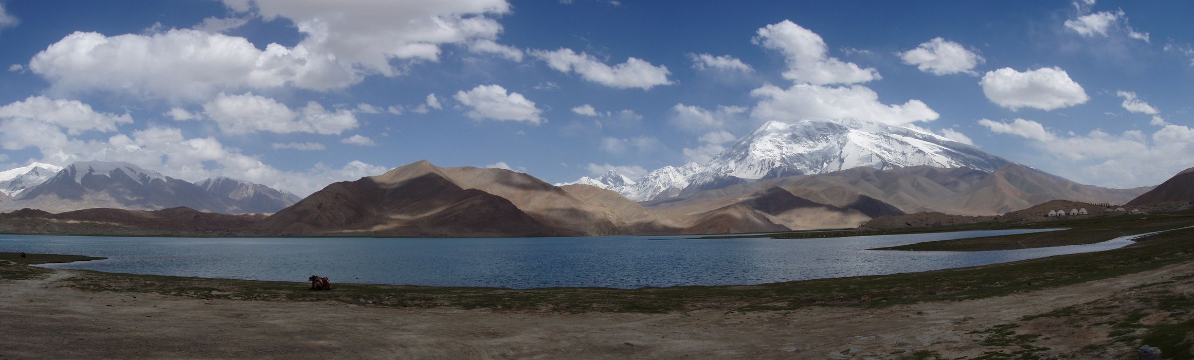  Kun Lun a Muztagh Ata od jezera Karakol 