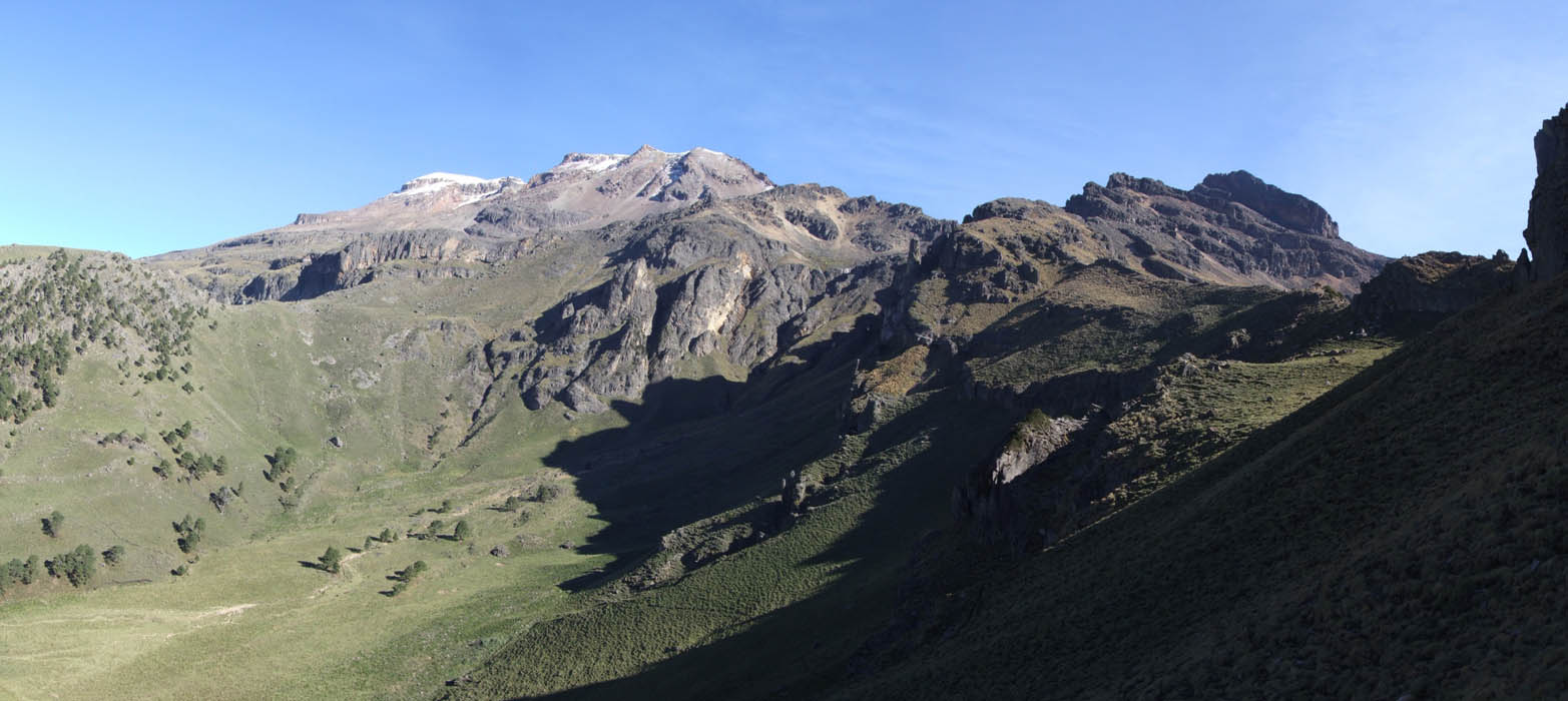  Iztaccihuatl 