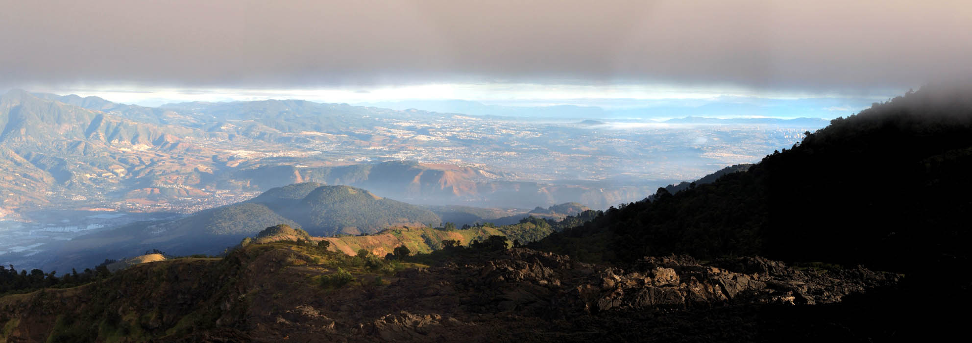  Rozhled z vrcholu vulk�nu Pacaya 