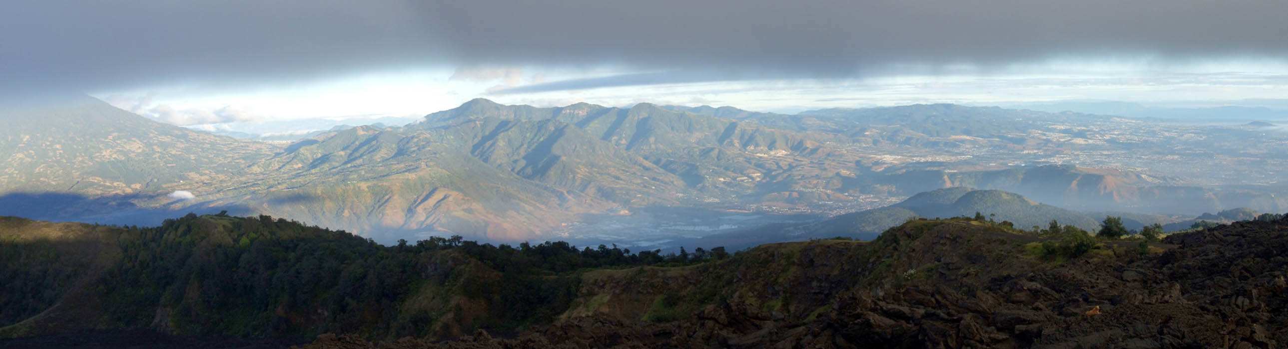  Rozhled z vrcholu vulk�nu Pacaya 